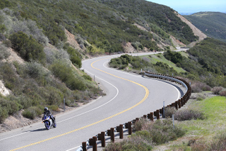 Illustration for article titled 2015 Yamaha YZF-R3 First Ride - The Beginner Bike and Beyond